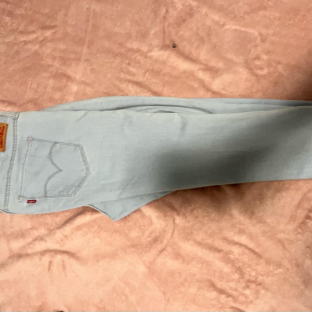 Levi’s size 33 skinny jeans, light wash - Picture 3 of 3